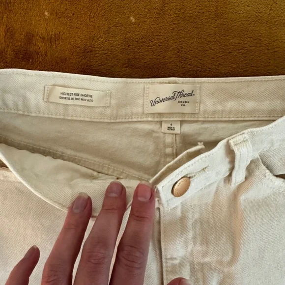 Universal Thread Cream High Waisted Shorts - Picture 2 of 4